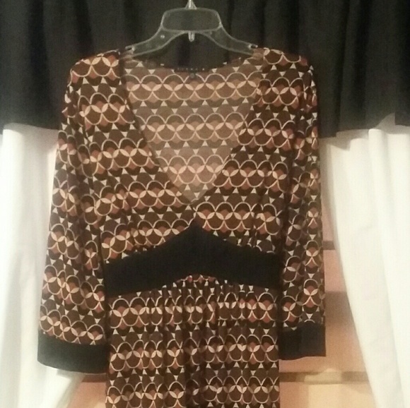 Tiana  B beautiful dress - Picture 2 of 4